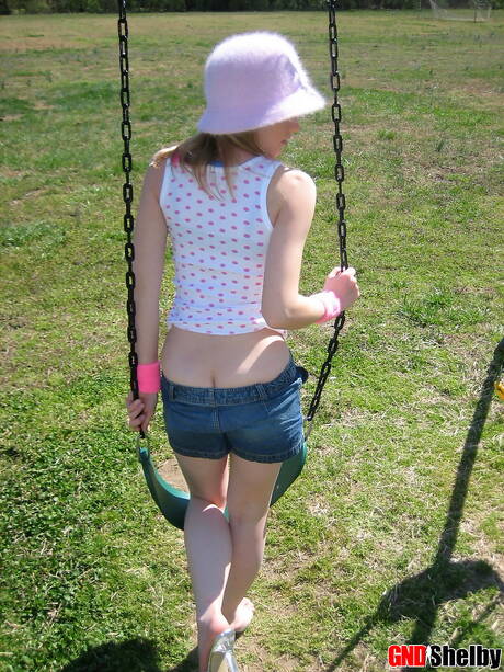 GND Shelby offers xxx pic gallery with Shelby unveiling superb shape