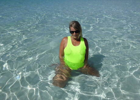 TAC Amateurs pleased to share with you a free photo gallery with Sweet Susi xxx gallery 270920